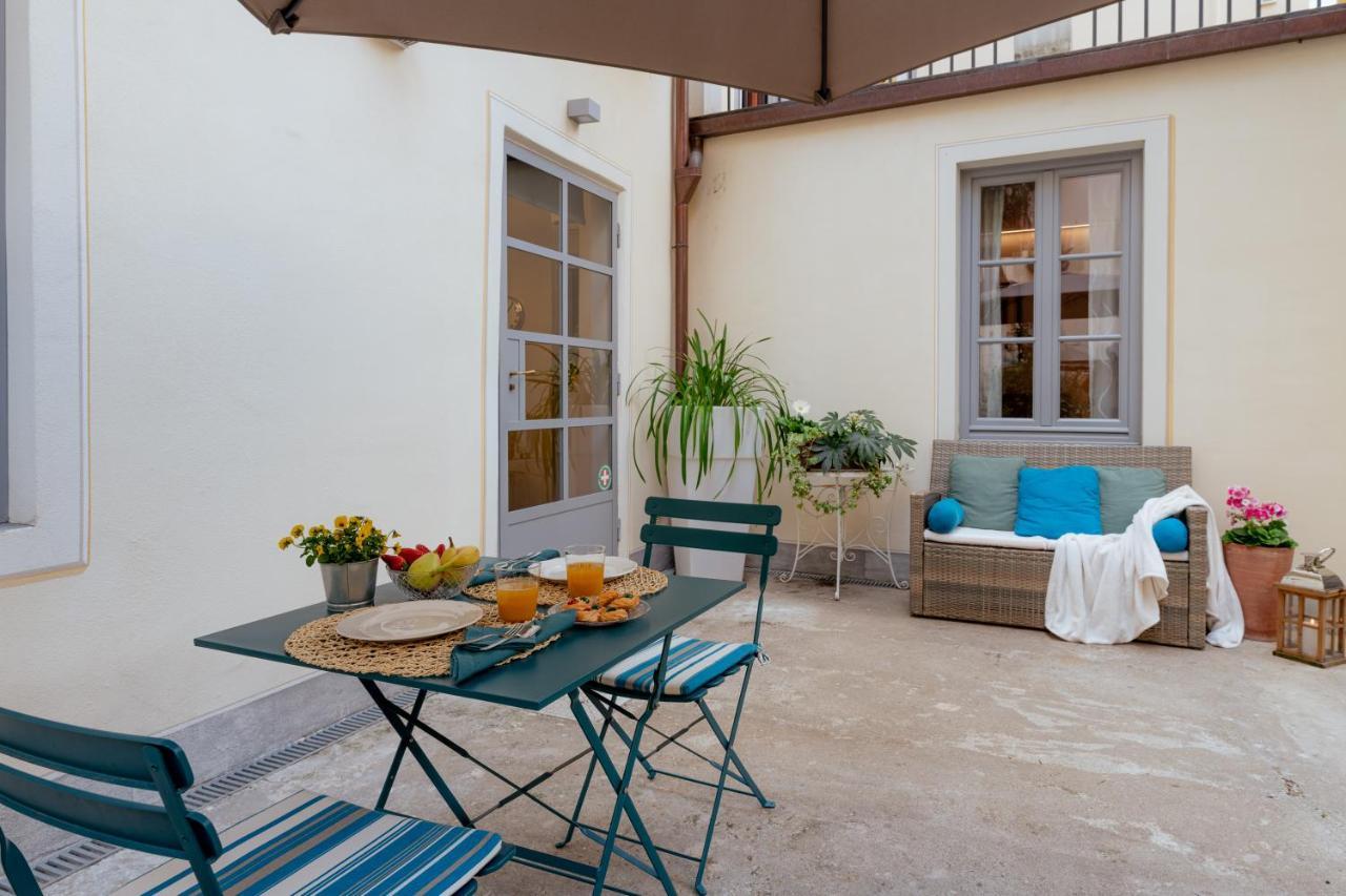 ルッカ Il Cortile Di Elisa & Our Flats Bed & Breakfast エクステリア 写真