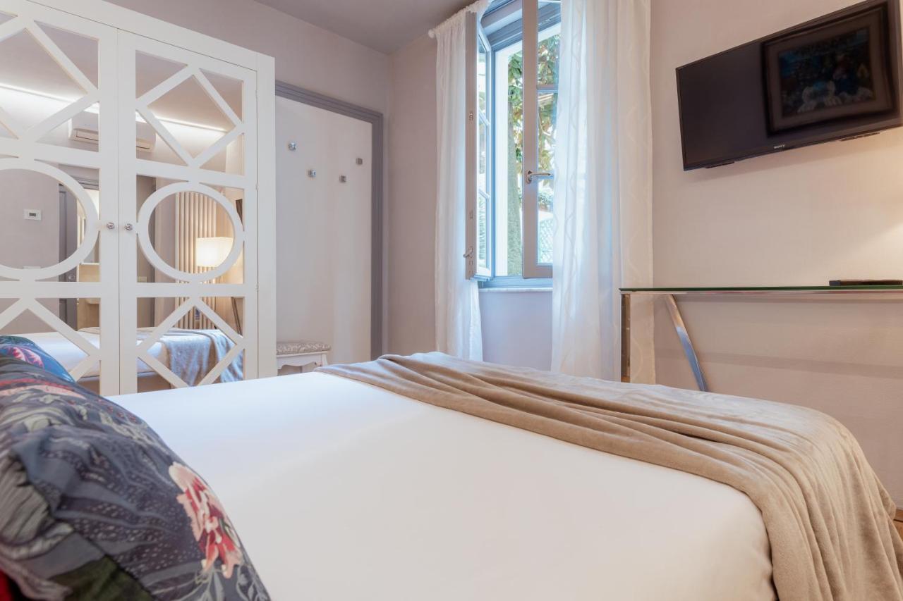 ルッカ Il Cortile Di Elisa & Our Flats Bed & Breakfast エクステリア 写真