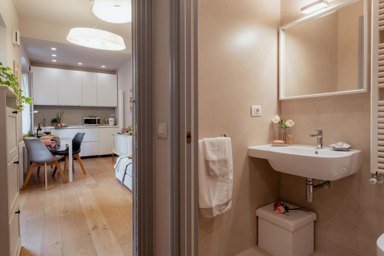 ルッカ Il Cortile Di Elisa & Our Flats Bed & Breakfast エクステリア 写真
