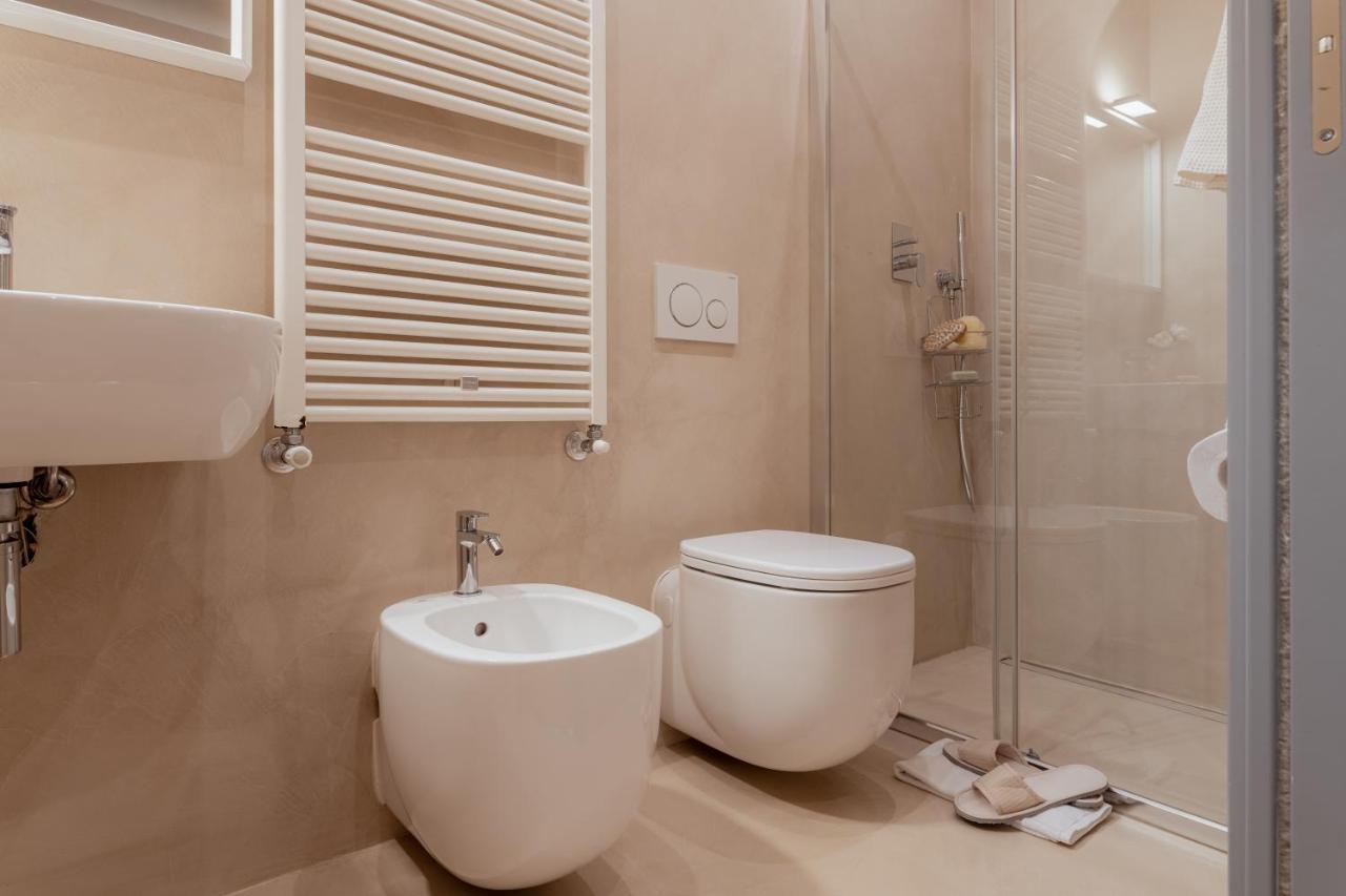 ルッカ Il Cortile Di Elisa & Our Flats Bed & Breakfast エクステリア 写真