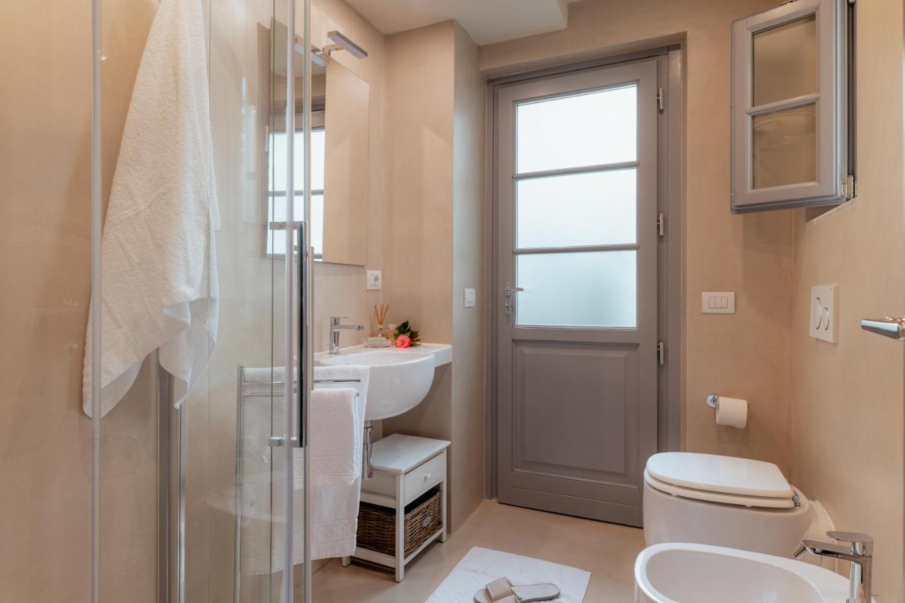 ルッカ Il Cortile Di Elisa & Our Flats Bed & Breakfast エクステリア 写真