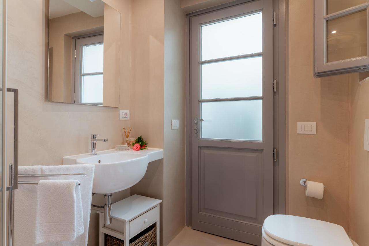 ルッカ Il Cortile Di Elisa & Our Flats Bed & Breakfast エクステリア 写真