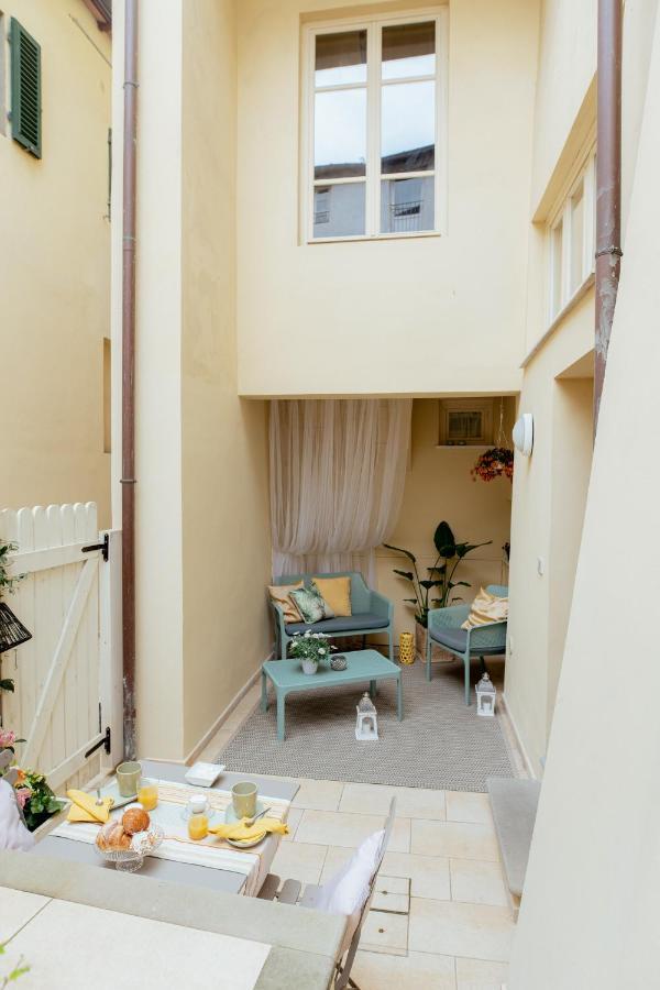ルッカ Il Cortile Di Elisa & Our Flats Bed & Breakfast エクステリア 写真