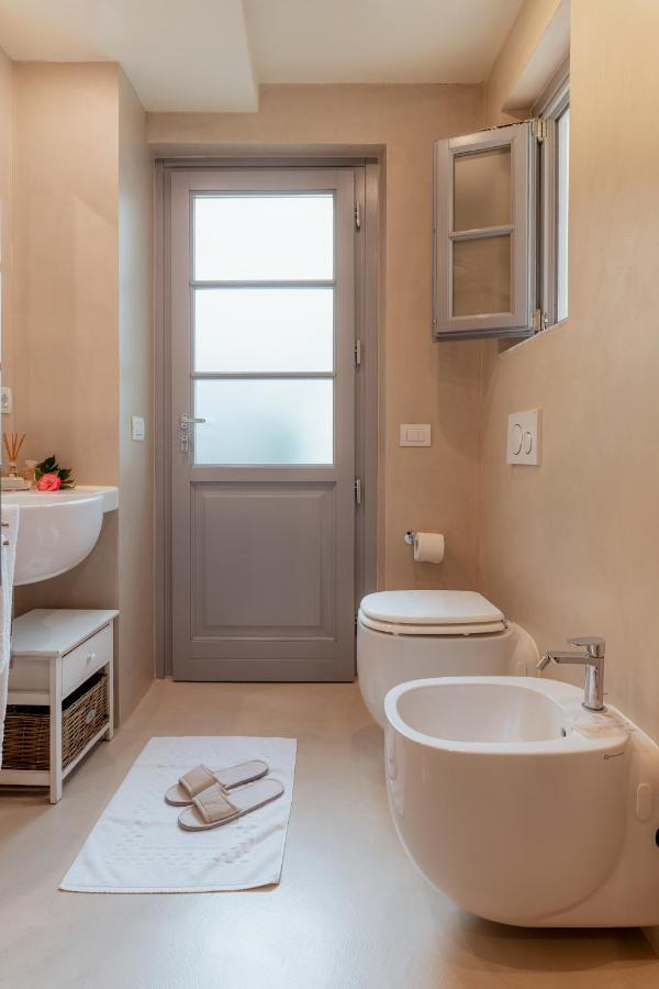 ルッカ Il Cortile Di Elisa & Our Flats Bed & Breakfast エクステリア 写真